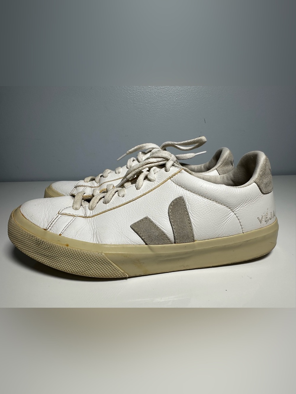 Veja women’s Campo Sneakers Leather White/Grey size 9 Euro 40